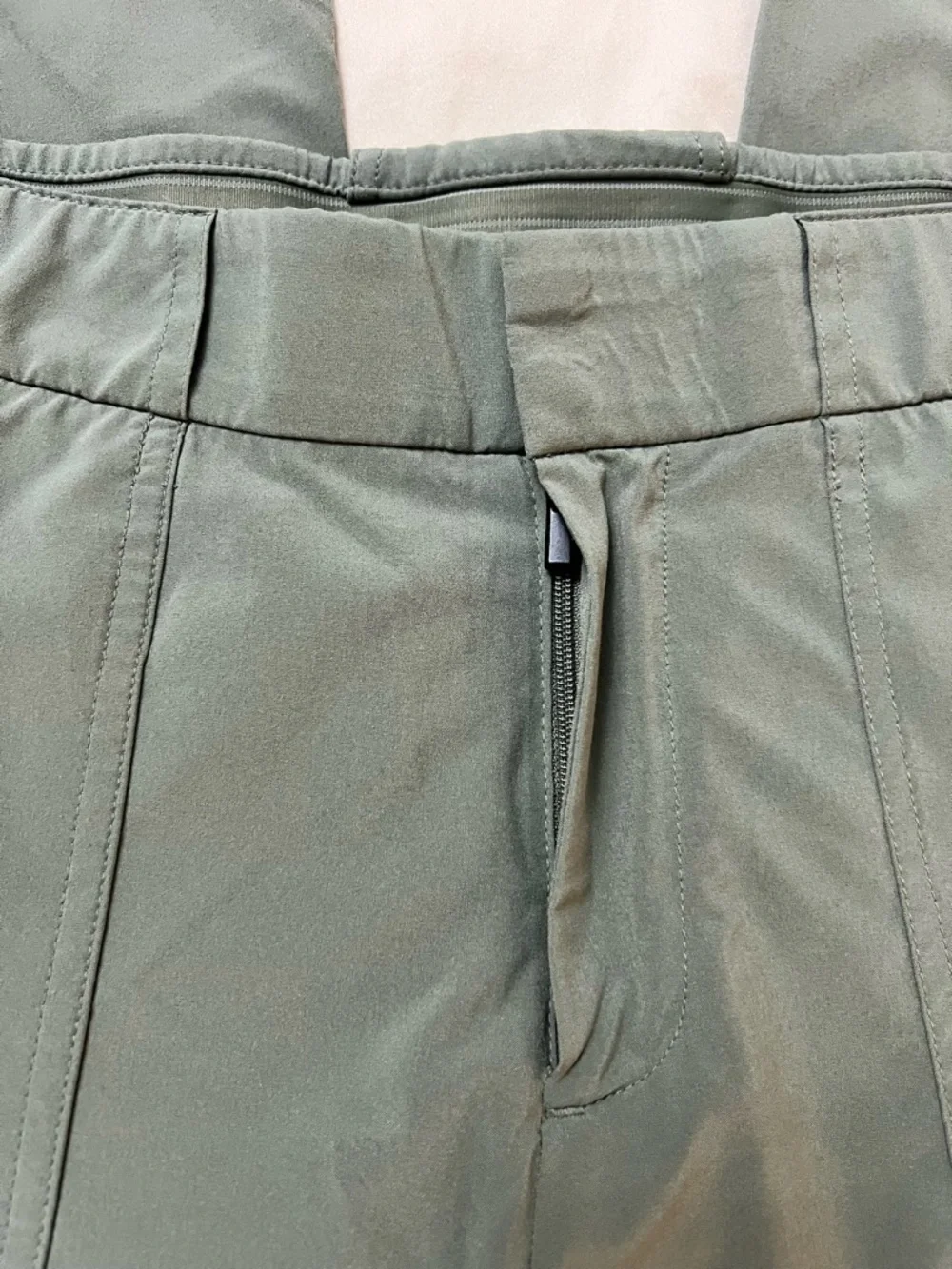 Athleta Green Tribeca Utility Crop Pant Laurel Olive sz 8 - Picture 4 of 6